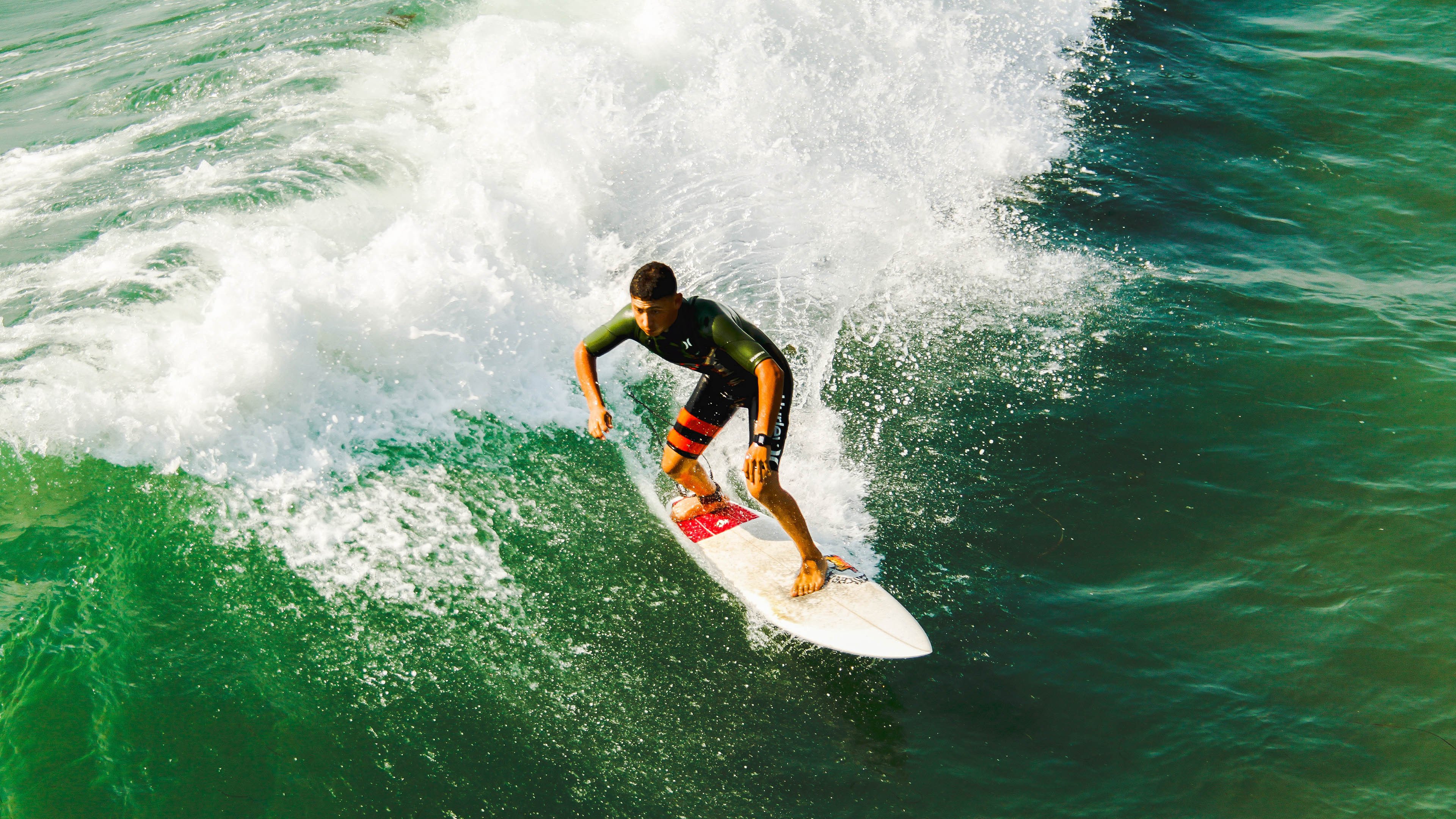 奥斯梅恩一锤定音，摩纳哥末节风暴击溃阿尔及利亚