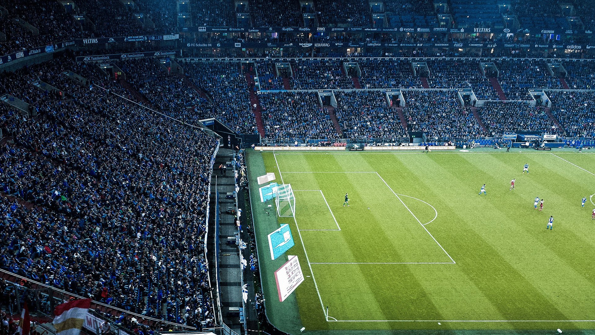 红龙咆哮亚平宁，威尔士新王导演焦点战，伊布传奇接管决胜时刻