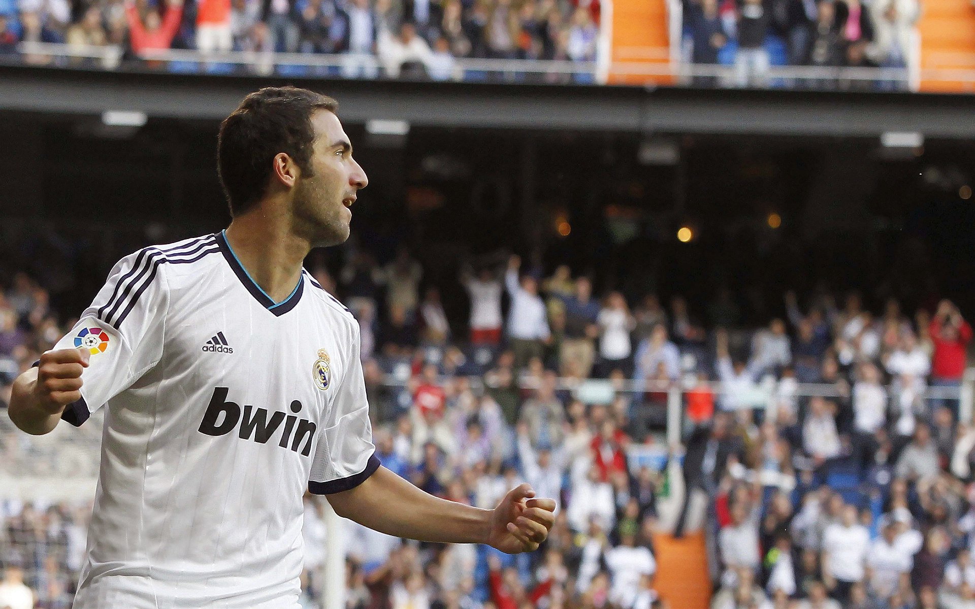 加维封神之夜，当那不勒斯的蓝，在安菲尔德被加泰罗尼亚少年染成红